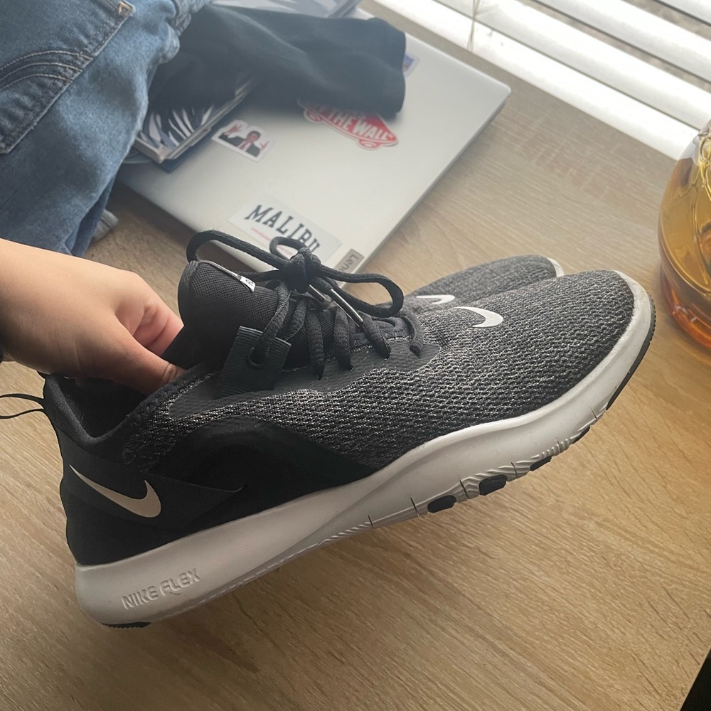 Nike Flex Sneakers